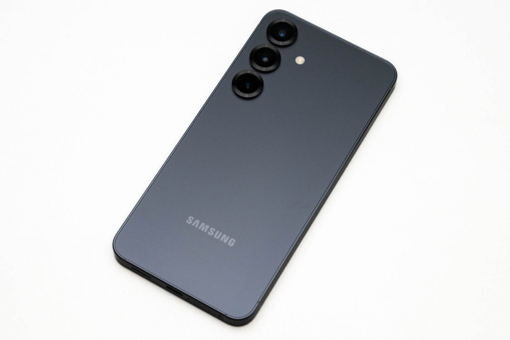 Galaxy S25（SM-S931Q）を購入、オンラインショップ限定の「ブルー