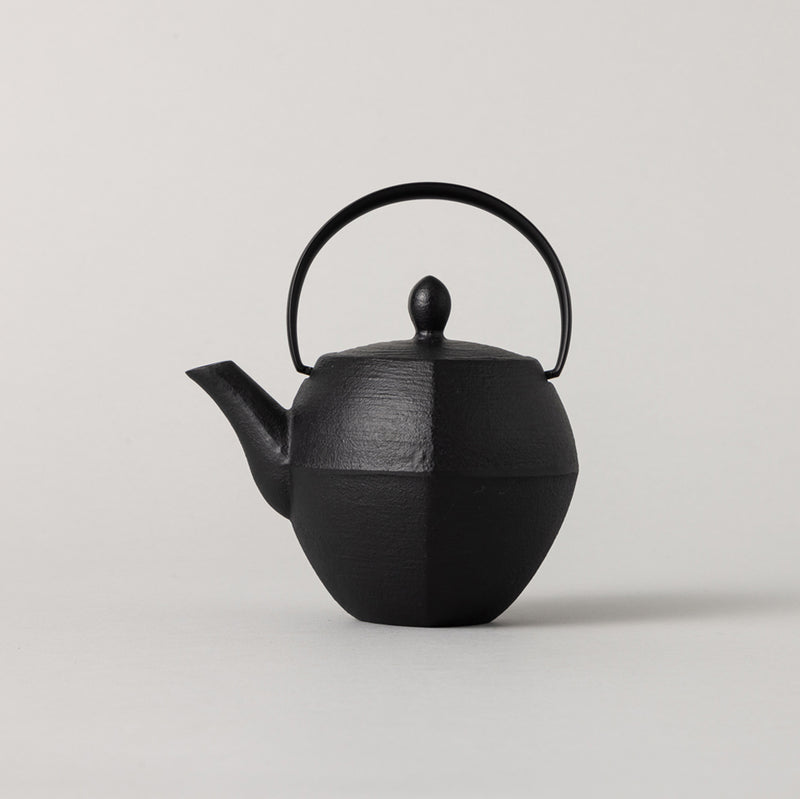 南部鉄器 急須 ティーポット SQUARE SS TEAPOT 黒 箱入り – kuros.style