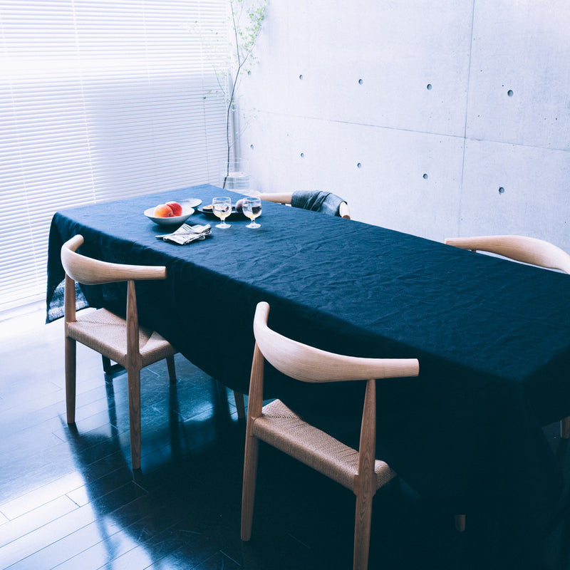 LINEN&DECOR× kuros'別注品】SAVOY テーブルクロス 黒無地 – kuros.style