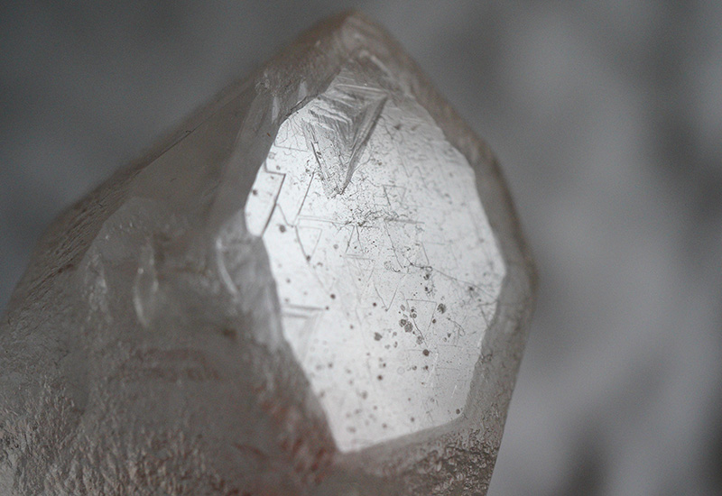 トライゴーニック（蝕像）クリスタルが話すこと – kuwa works