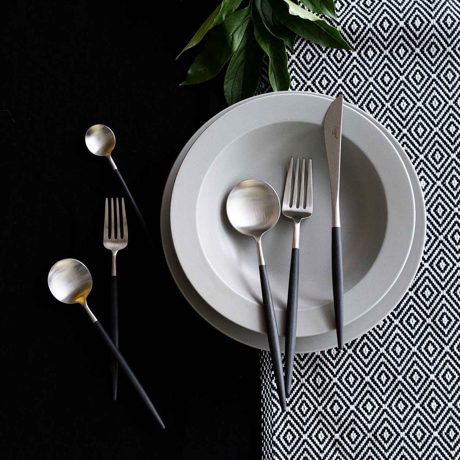 Cutipol（クチポール）GOA/ゴア ブラック テーブルナイフ – 京セラ