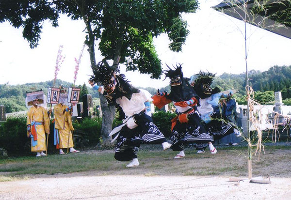 万世梓山獅子踊（上組） | ふるさとやまがた発見ナビ