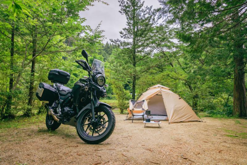 バイクで行くソロキャンプの魅力！キャンプ場の条件や注意点を解説