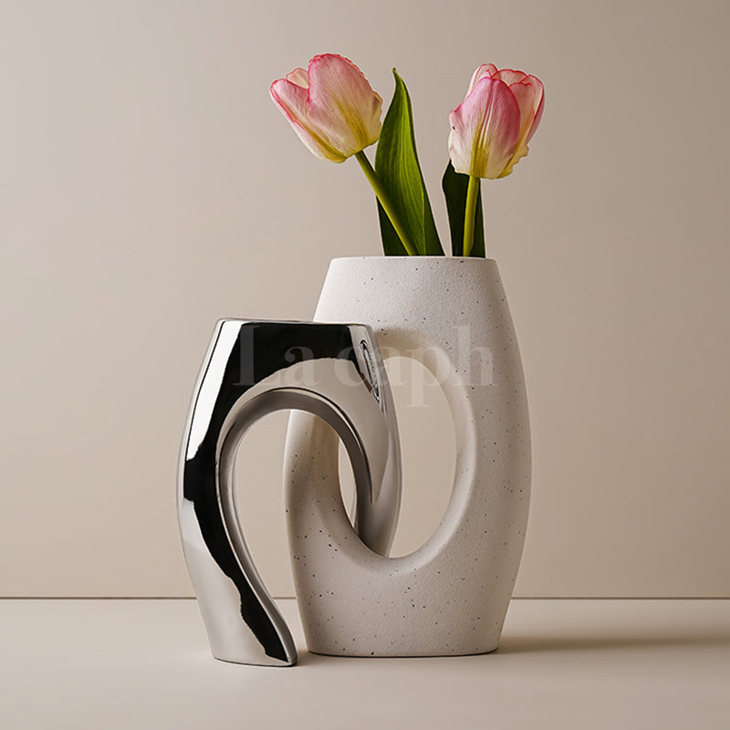 上品なニュアンスデザイン花瓶 置物としても使える アート作品のような