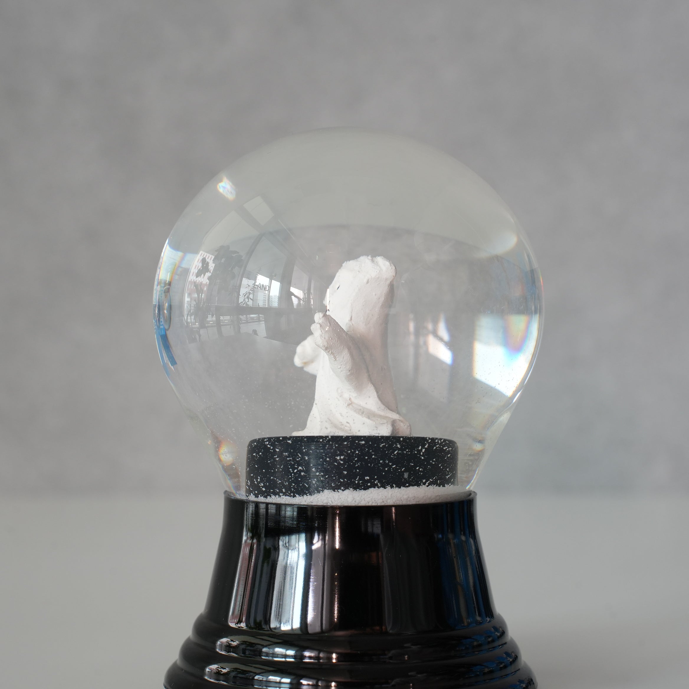 PERZY スノーグローブ 80mm Ghost