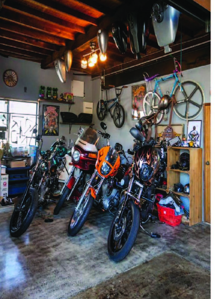 LALALA USA | オフィスや工房に隣接されたインダストリアルなガレージ