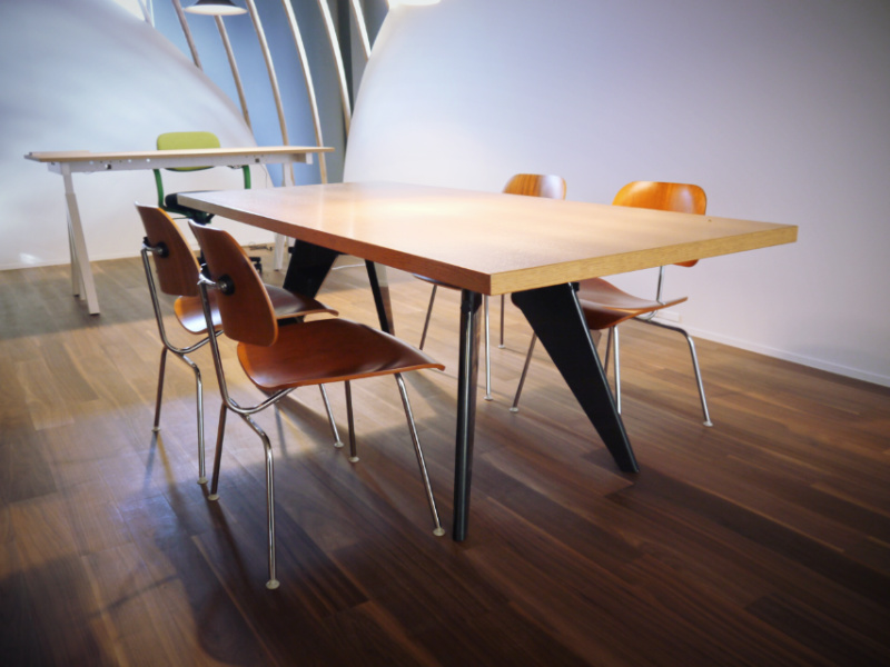 イームズDCM：ハーマンミラー、父が座っていた椅子。 | LAST