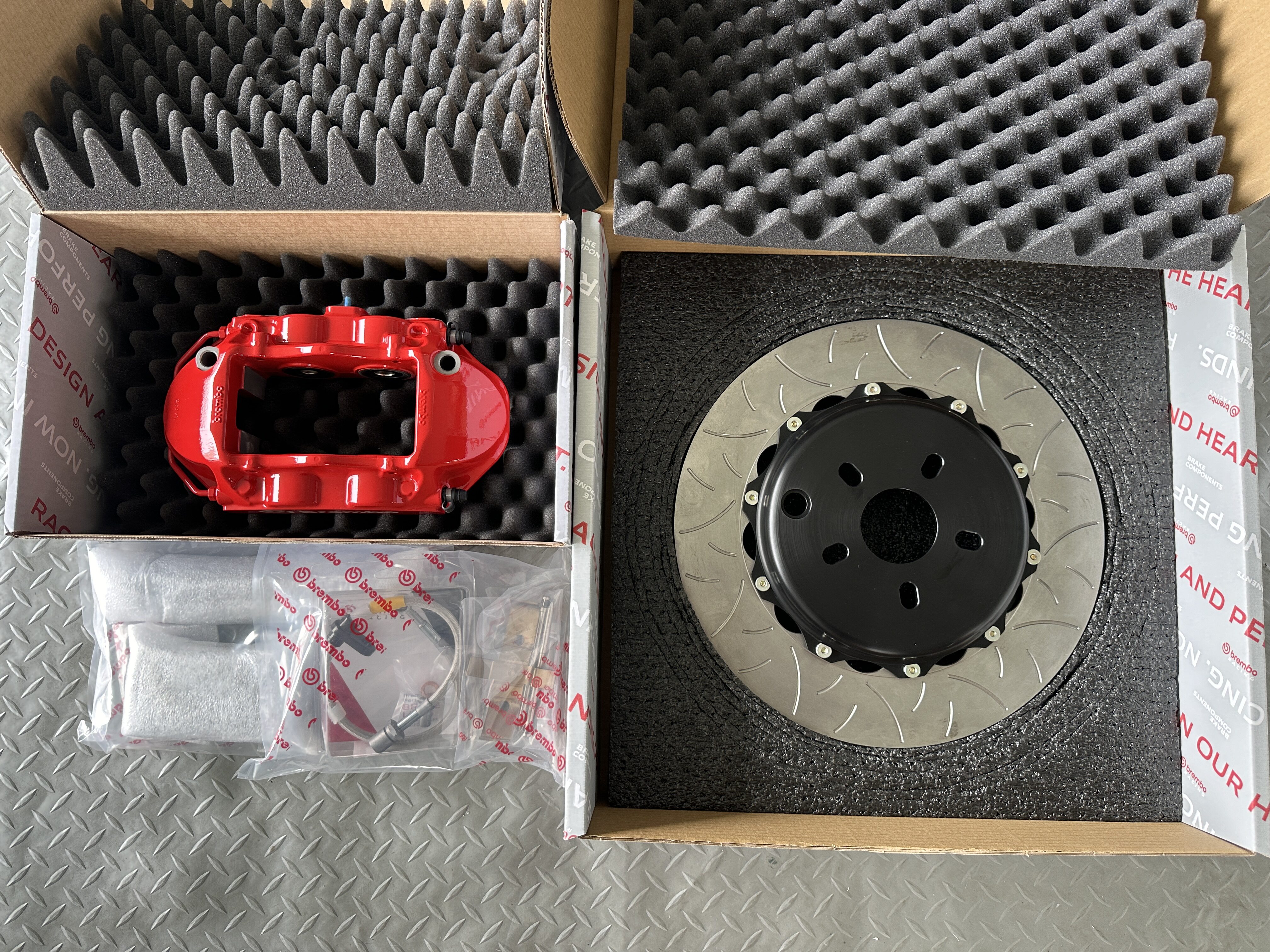 Brembo ブレンボ GT Type-3 リヤビッグブレーキキット 4-Piston Red