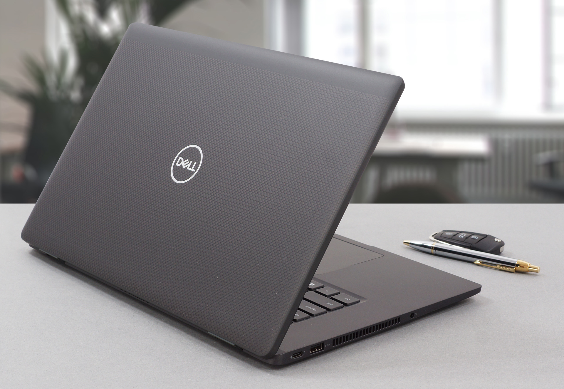 Dell Latitude 15 7520 review - get into the business world with