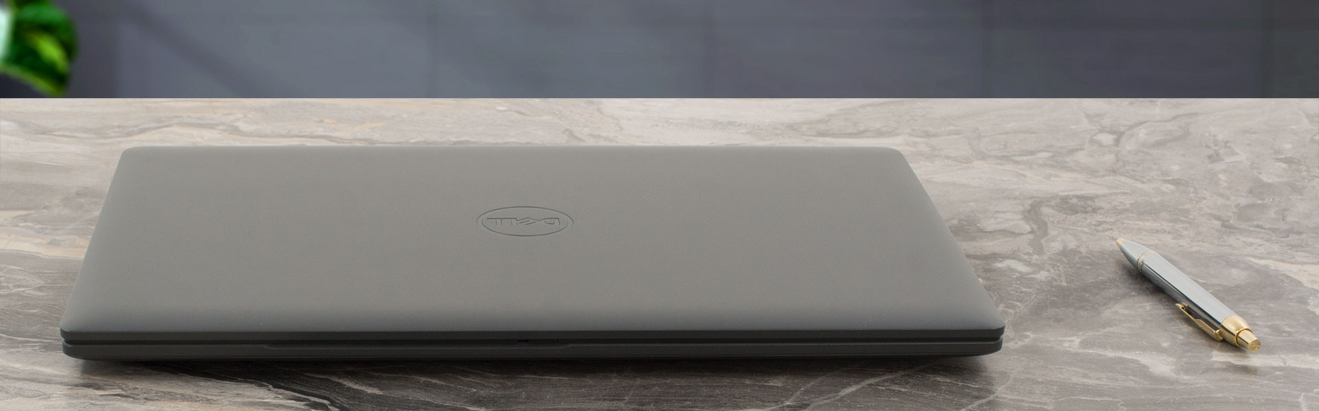 Dell Latitude 15 3540 レビュー - デザイナーには最悪だが、オフィス