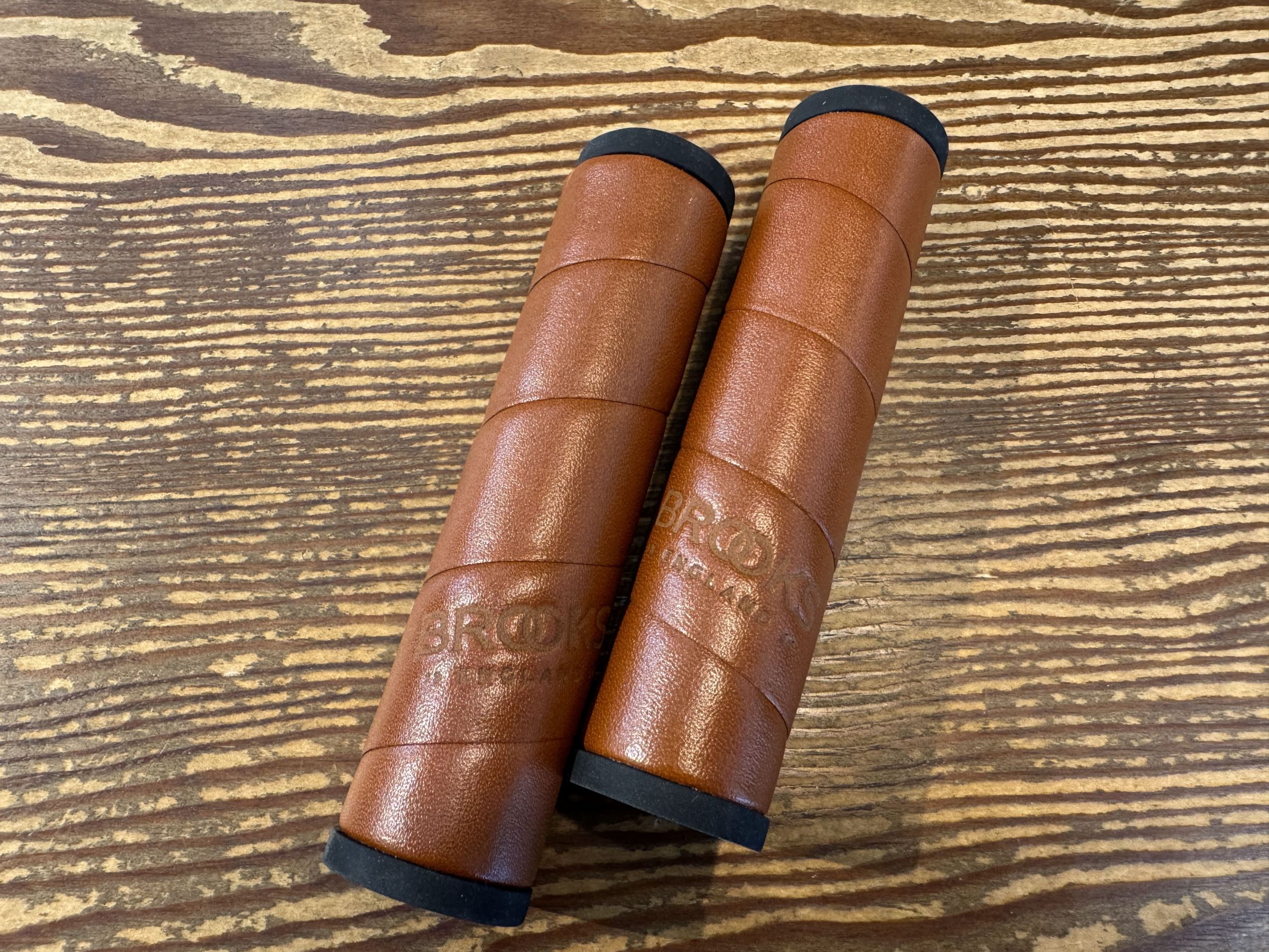 新商品入荷】BROMPTONとの相性抜群のレザーグリップ - LIFE with