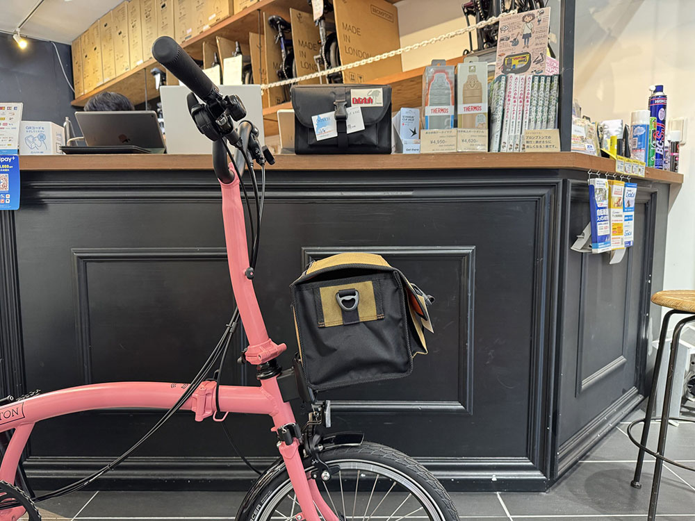 ブロンプトンの「積む自由度」を広げるシンプルキャリア NITTO製