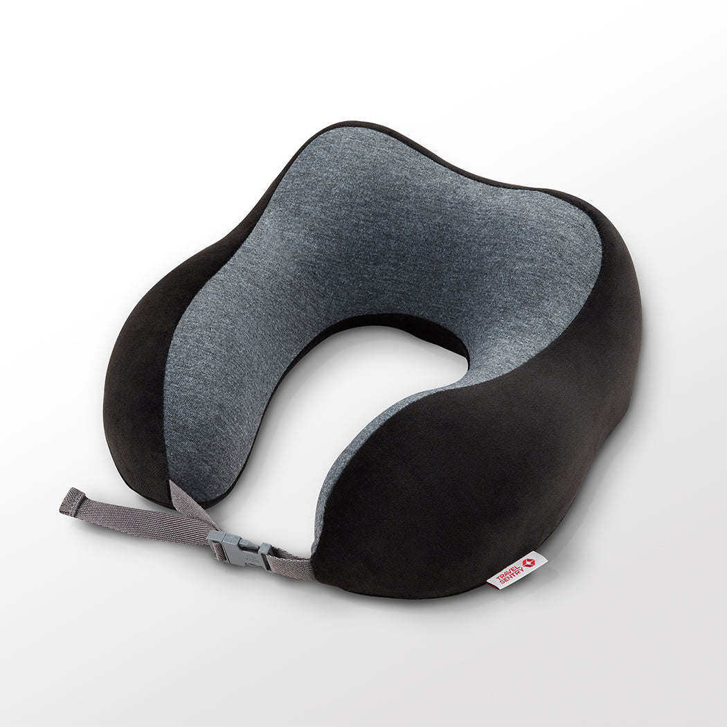 移動中の睡眠を完全サポート。パーフェクトレストトラベルネック枕