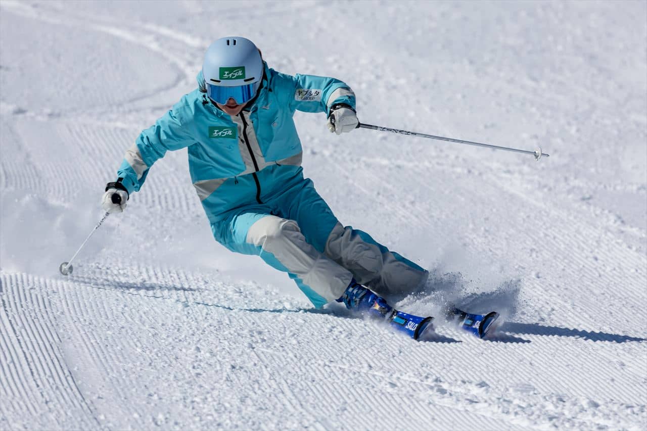 ル・ボラン×スキーグラフィック】愛車で挑む雪上レッスンと最新スキー