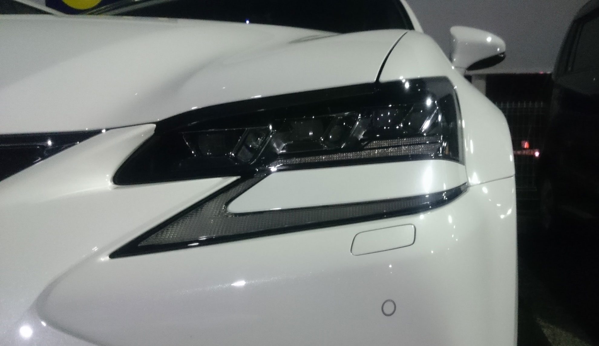 カッコイイ：三眼LEDヘッドライトの起動時キャリブレーション | LEXUSFUN