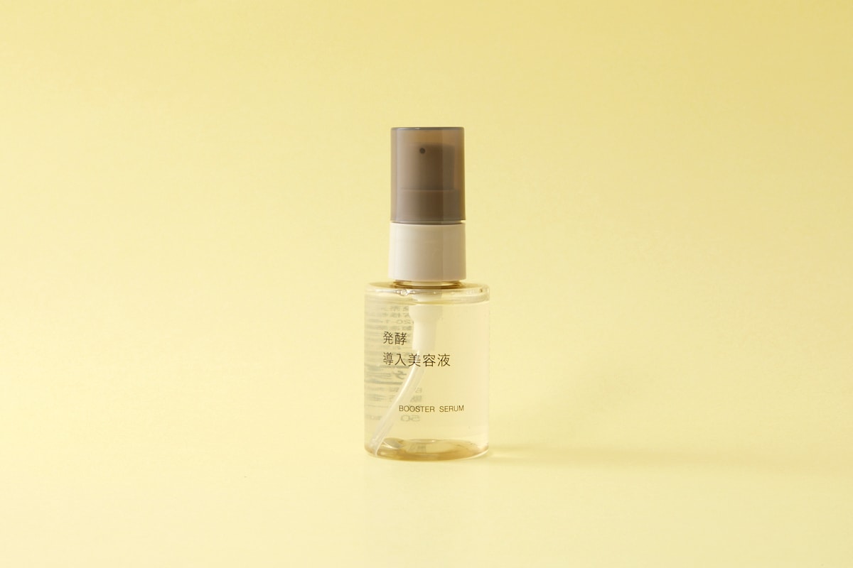 無印良品で品切れ続出の【発酵導入美容液】 50代ライターが1か月試して