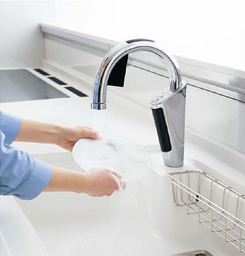 トリプルセンサー水栓」｜Panasonic ラクシーナ｜キッチンリフォーム