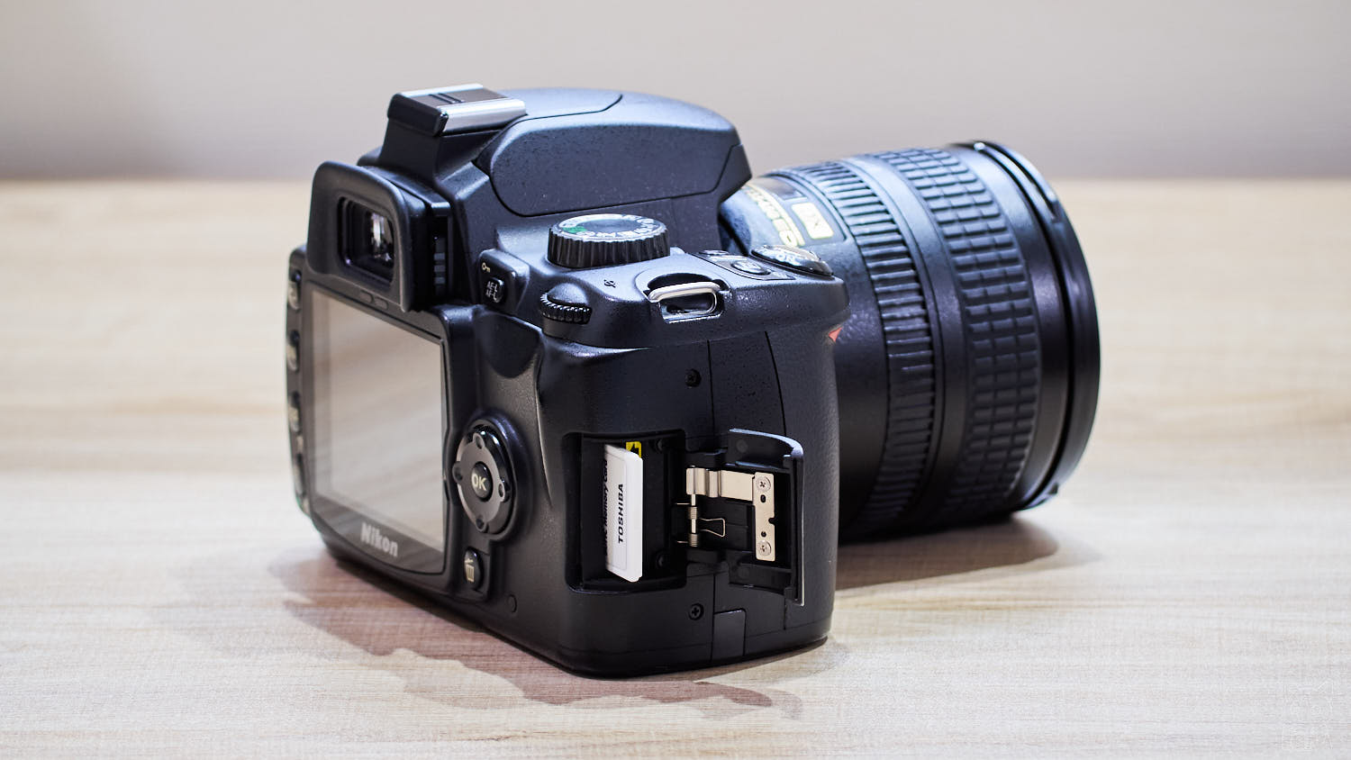 Nikon d60 CCDデジタル一眼 マニュアルレンズ付 動作品 Nikon d60 CCD