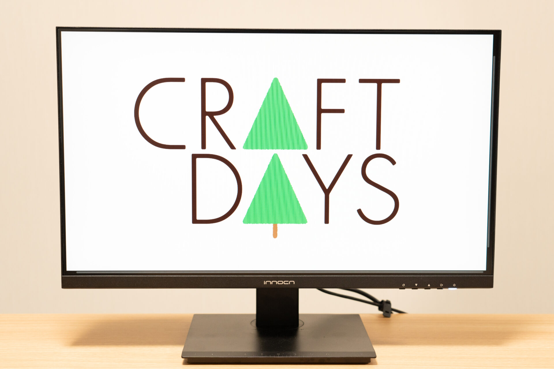 快適】USB-C1本で充電もレシーバー接続もなんでもできる多機能モニター