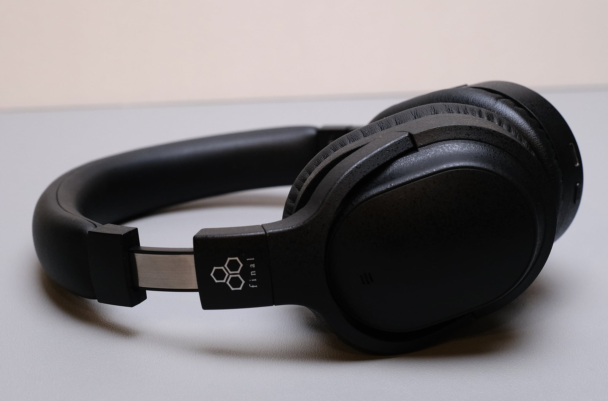 新品未開封】final UX3000 ブラック ワイヤレスヘッドフォン 【公式通販】