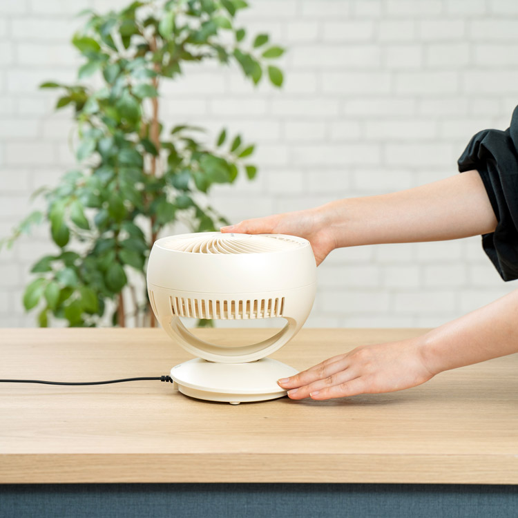 USBコンパクトサーキュレーター MO-F019 | plusmore(プラスモア)