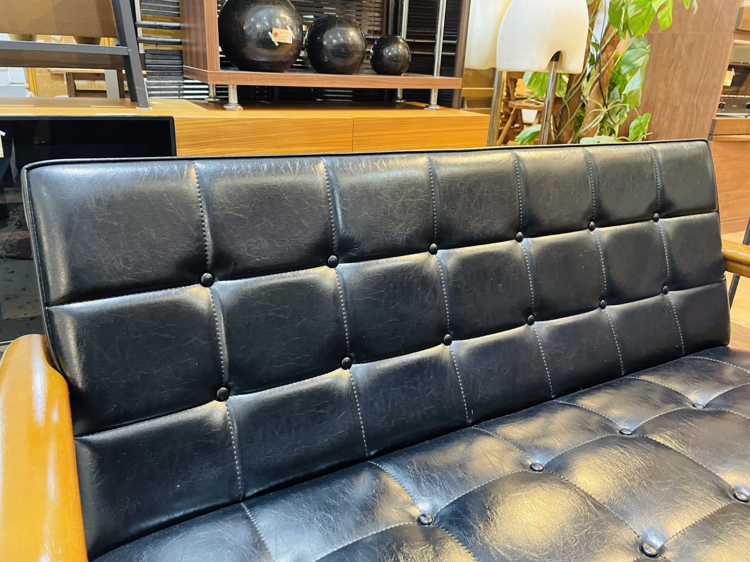 学南町店入荷情報】カリモク60 Kチェア 2シーター 50周年記念モデルを