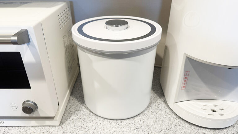 真空保存容器】OoBLE 13Lを米びつとして徹底レビュー｜保存環境が劇的