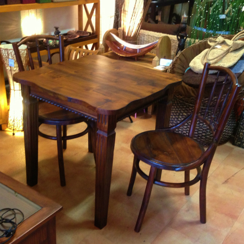 北欧スタイルのスポークチェア