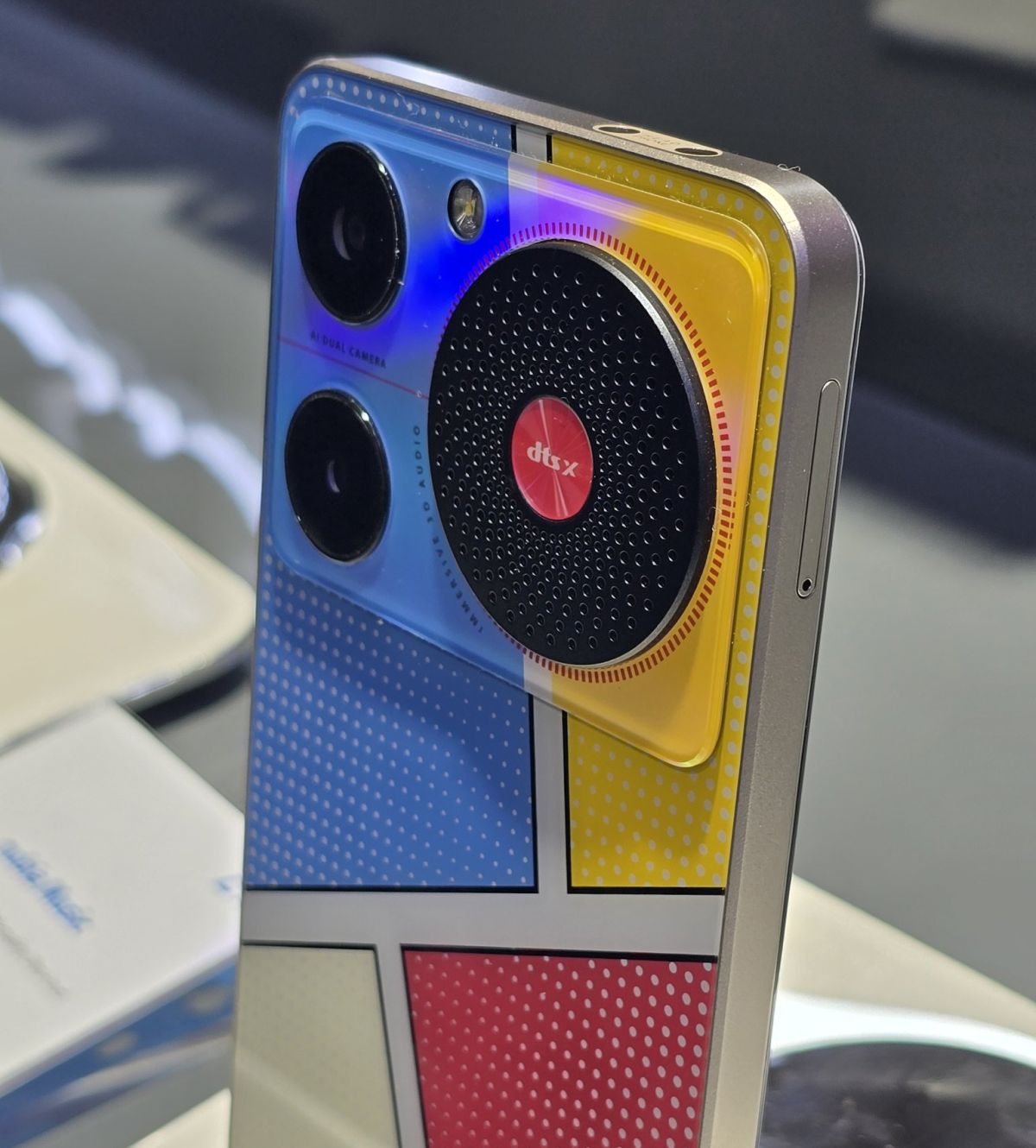 Nubia Music is a smartphone with TWO headphone jacks - Liliputing