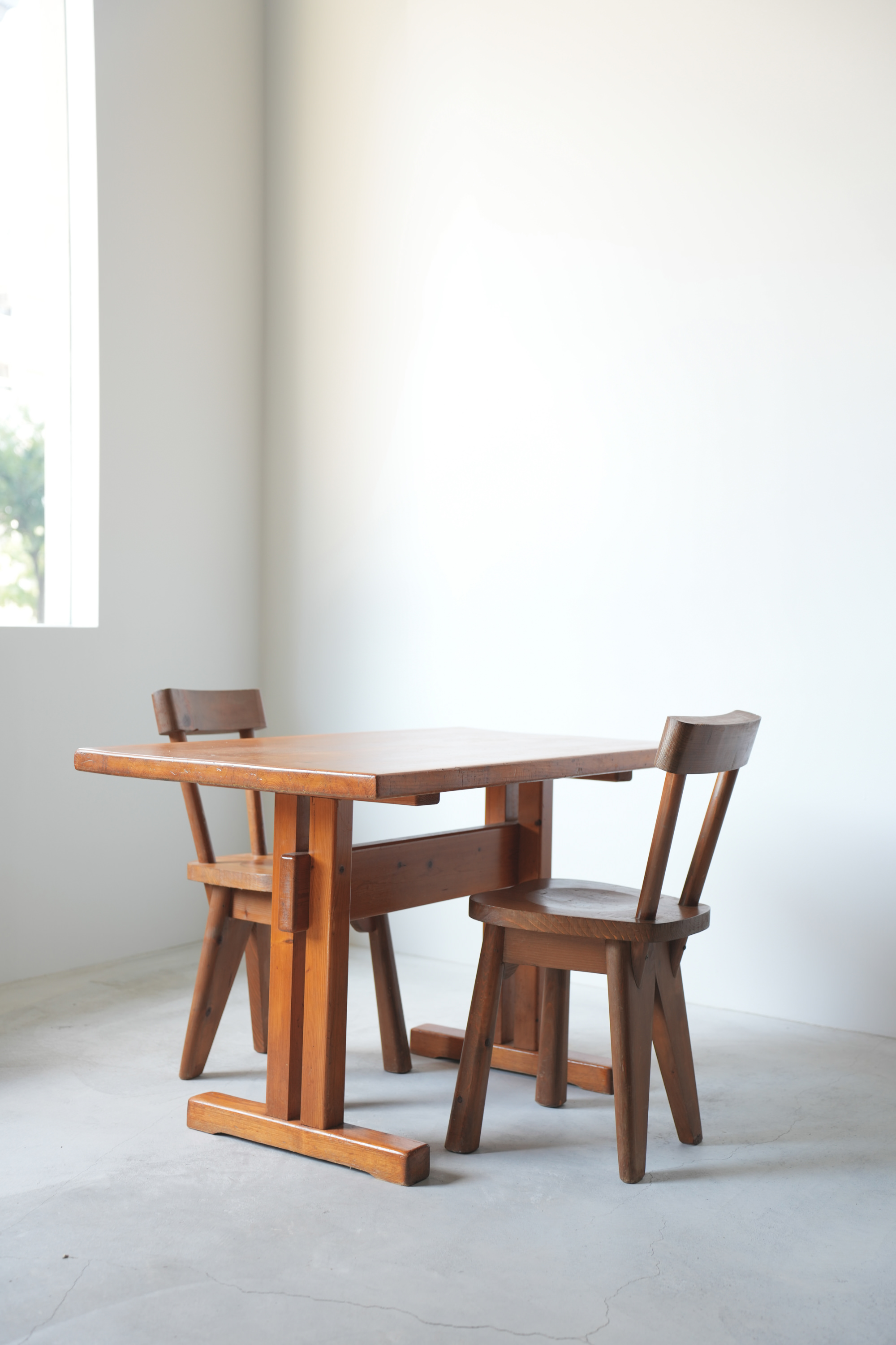 Charlotte Perriand / Les Arcs Table｜LIGHT YEARS