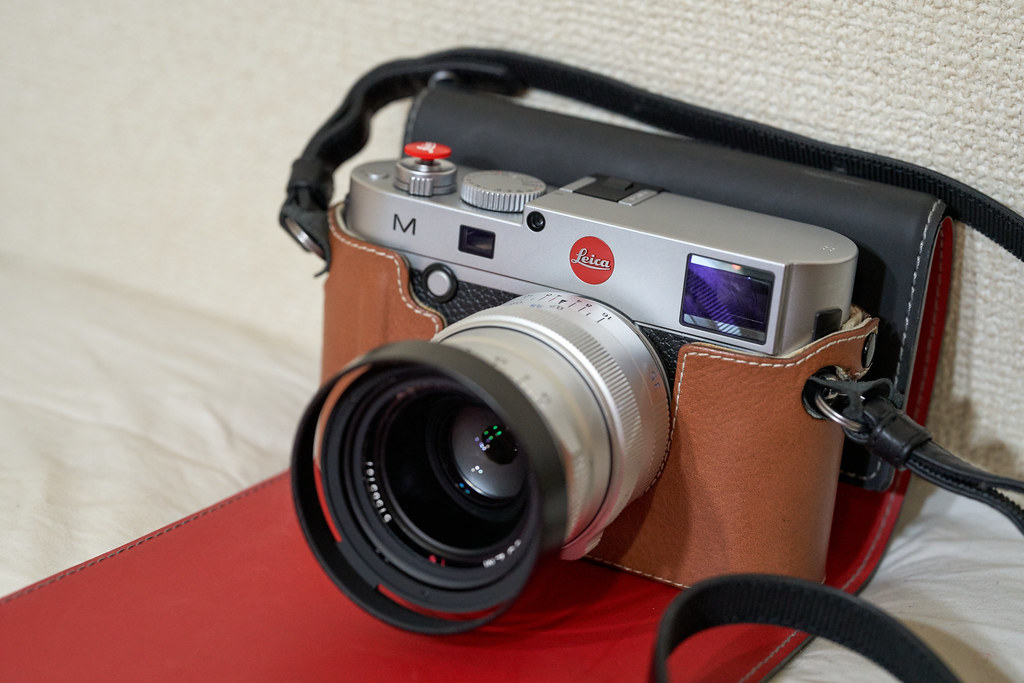 Carl Zeiss Distagon T* 35mm F1.4 ZM - 右から読んでもAkasakA