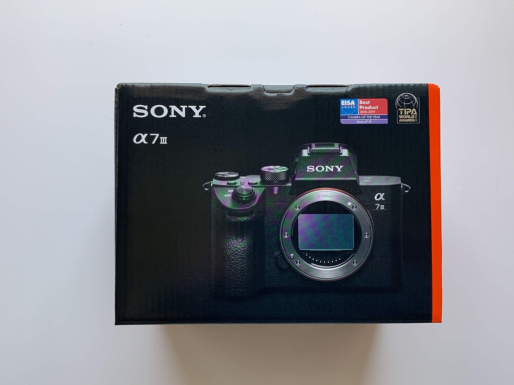 SONY ミラーレス一眼カメラ α7III（ILCE-7M3）開封の儀！α7IIIのボディ