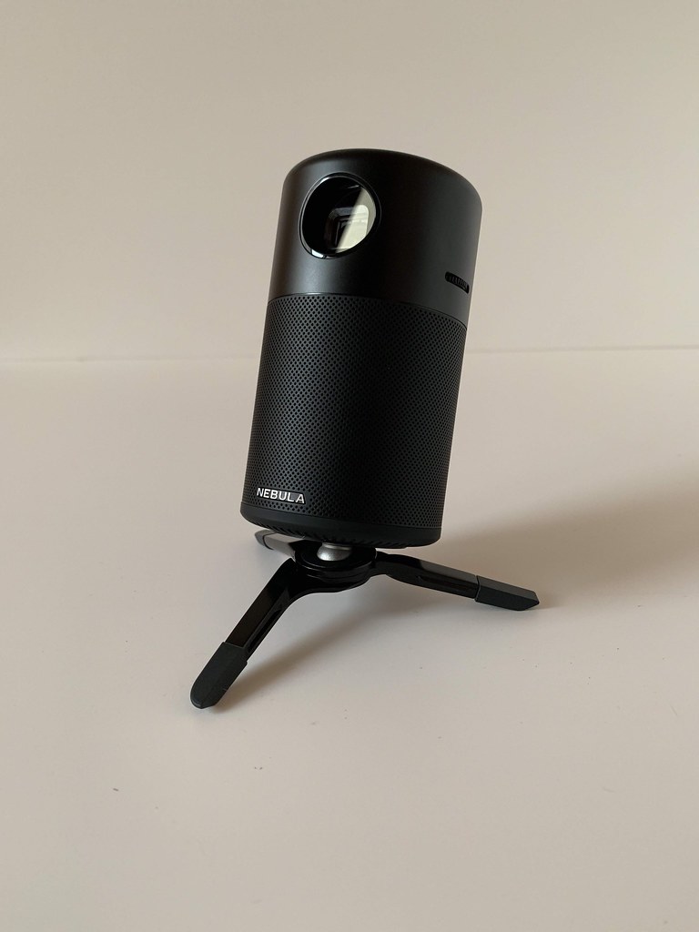 モバイルプロジェクター「Anker Nebula Capsule」に最適なモバイル三脚