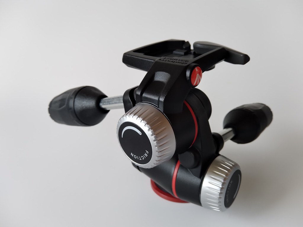 Manfrotto XPRO3ウェイ雲台 MHXPRO-3Wのレビュー | KuroBox