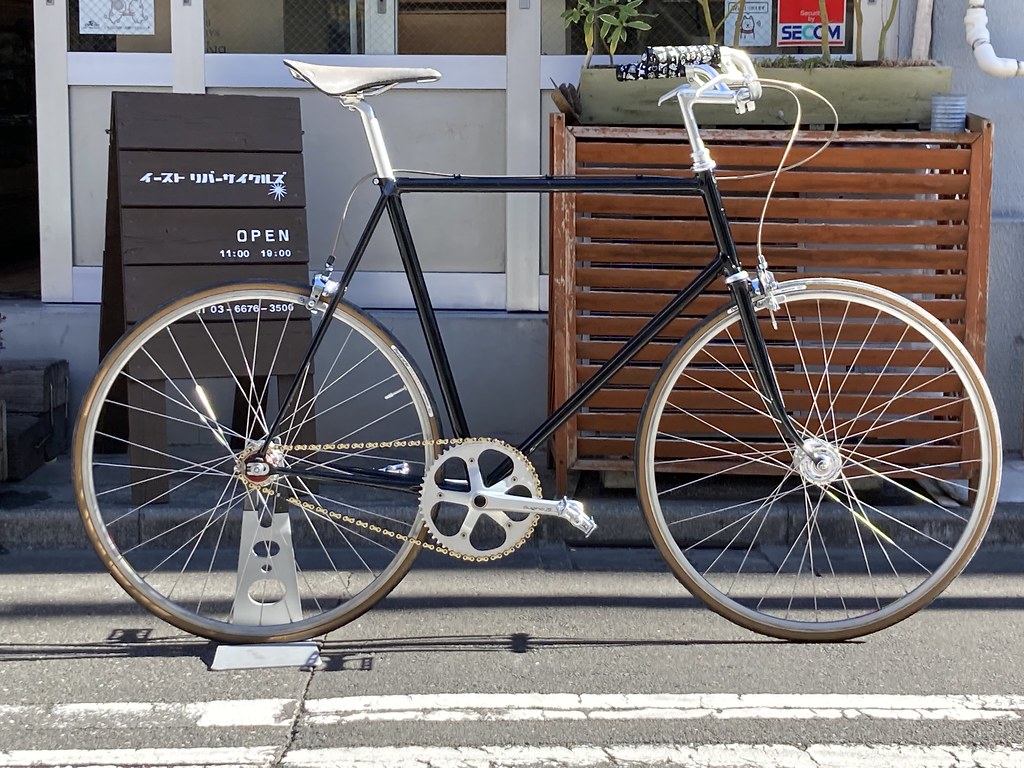 VIVALO ちょっと贅沢な街乗りピスト |