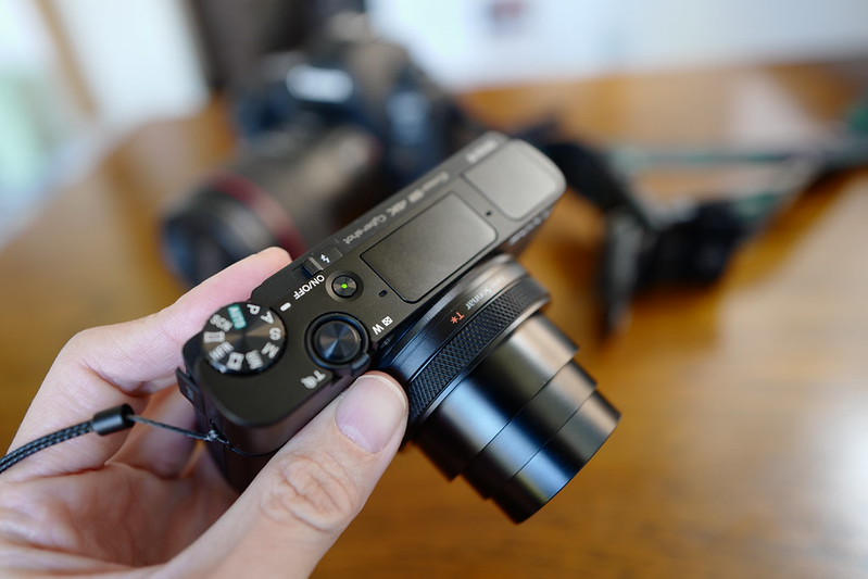 現在「サード」カメラの買い替えを検討中。現在使用しているのはSONY