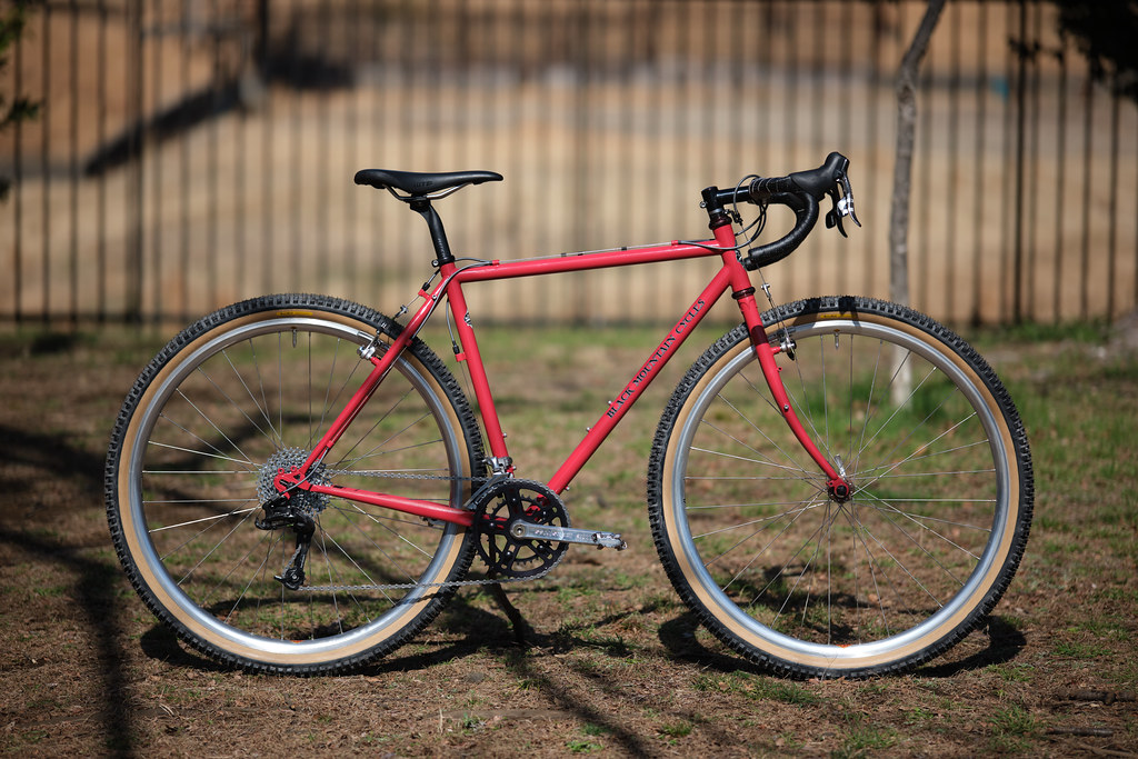 Issue's *BLACK MOUNTAIN CYCLES* monstercross / BUILT BY BLUE LUG