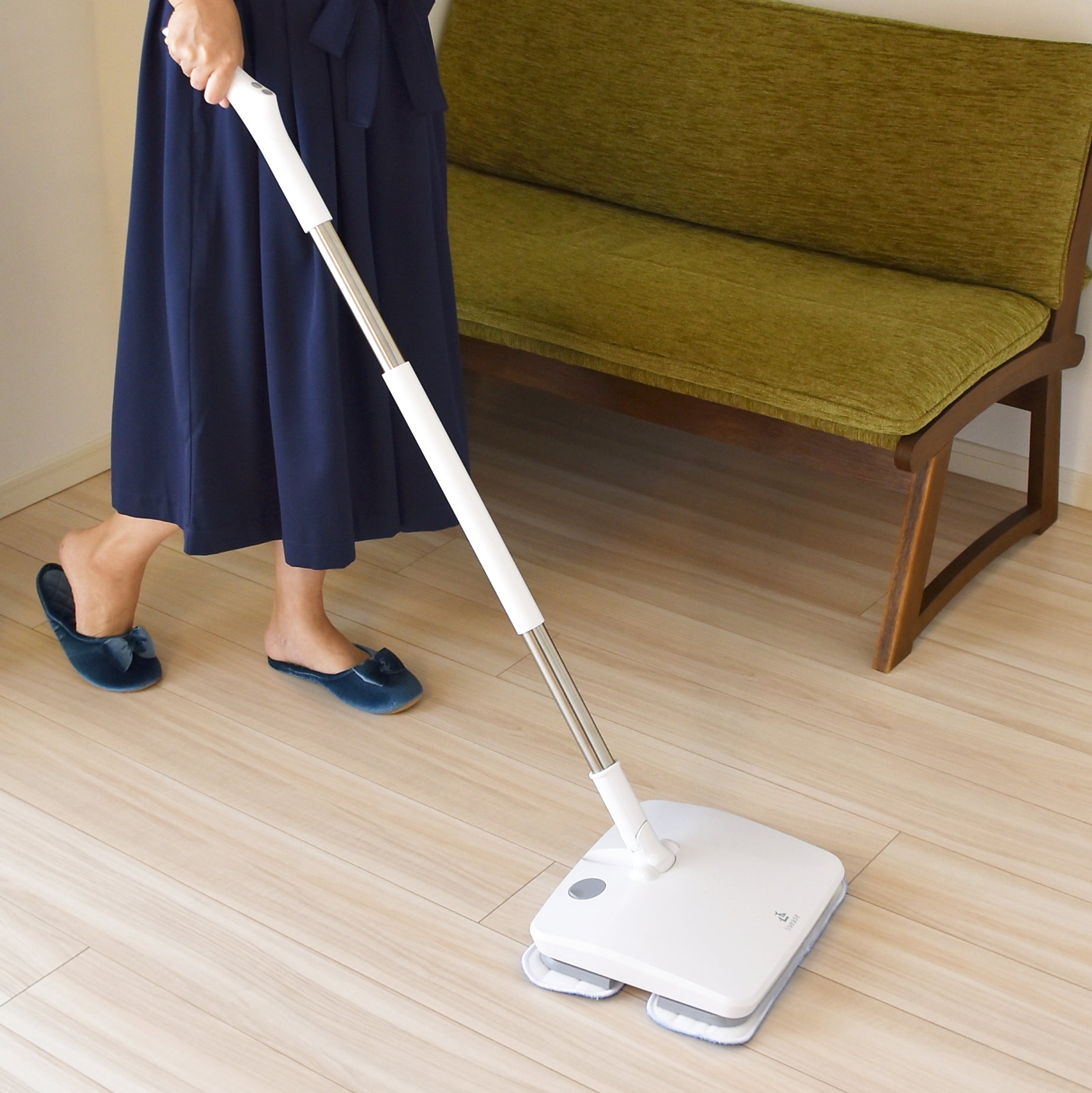 コードレス電動モップ（水スプレー機能付き）｜リヴィーズ公式ストア