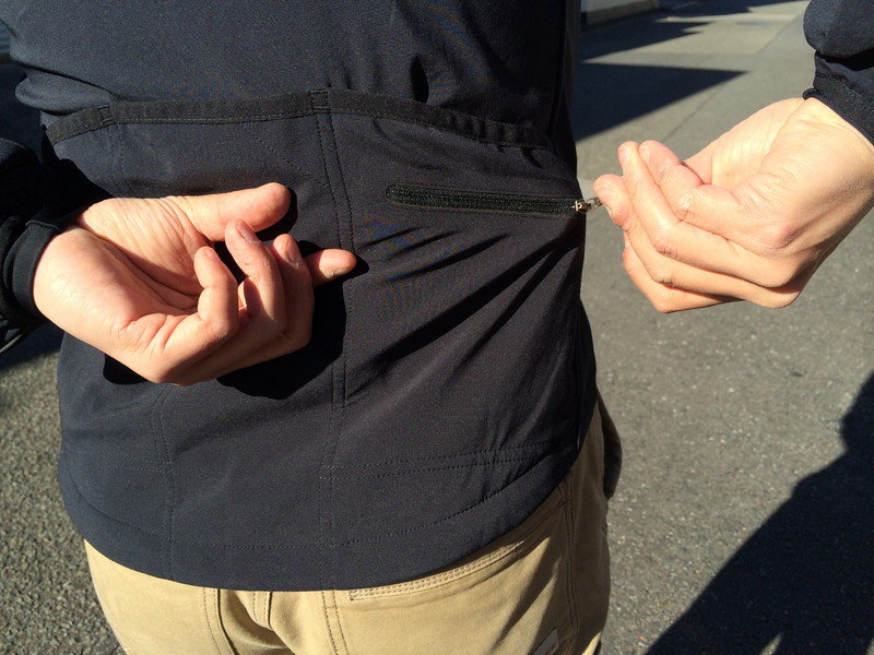 Rapha の冬用アウター、『クラシックソフトシェルジャケット』の