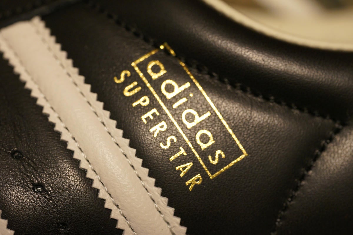 レビュー】アディダス スーパースター ヴィンテージのサイズ感やレザー