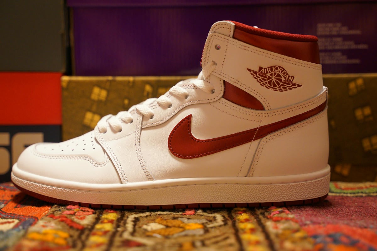 レビュー】ナイキ エアジョーダン1 ハイ 85 メタリックバーガンディの