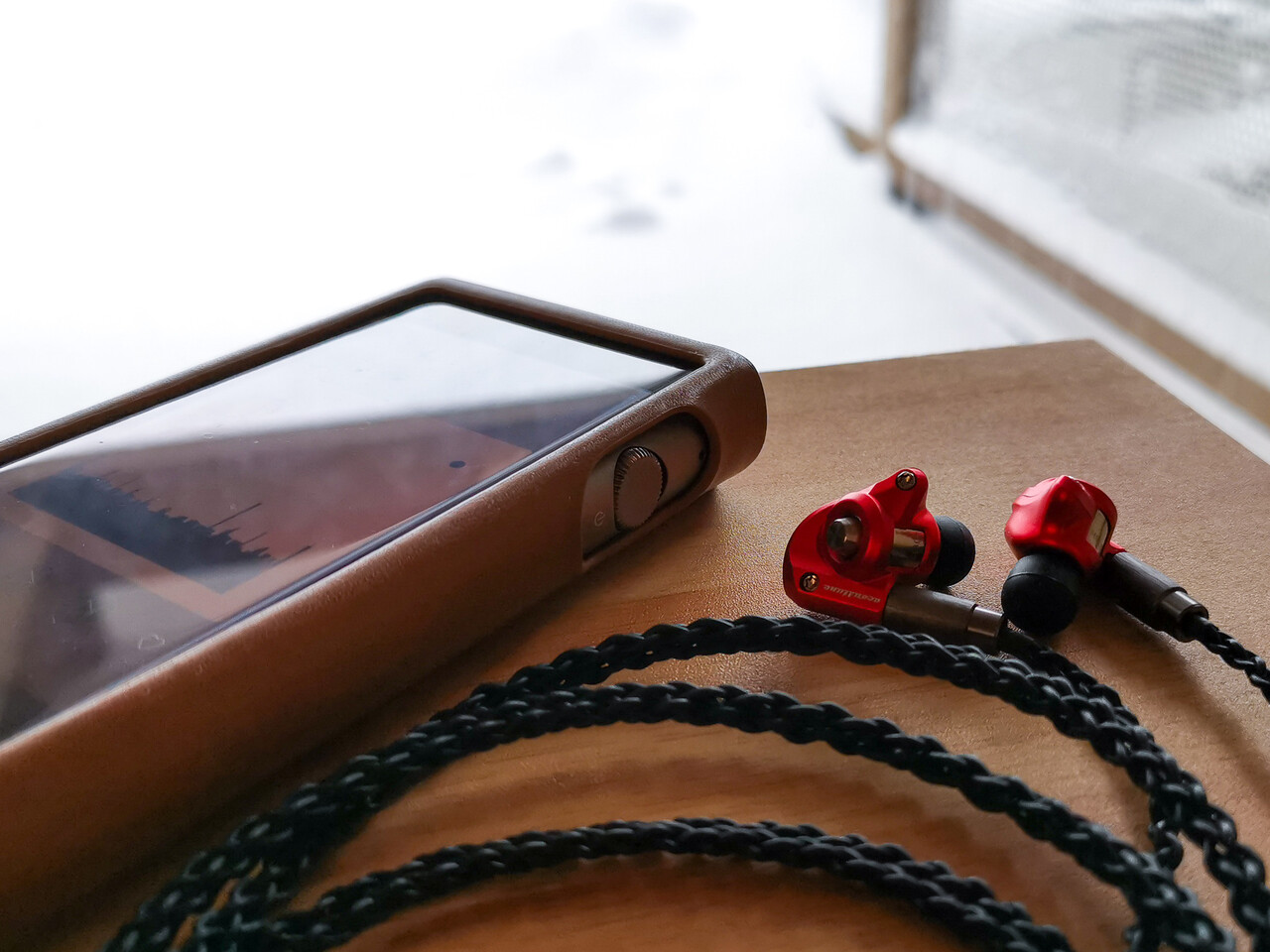 Acoustune HS1300SS」 上位モデルを継承しつつより使いやすいサウンド