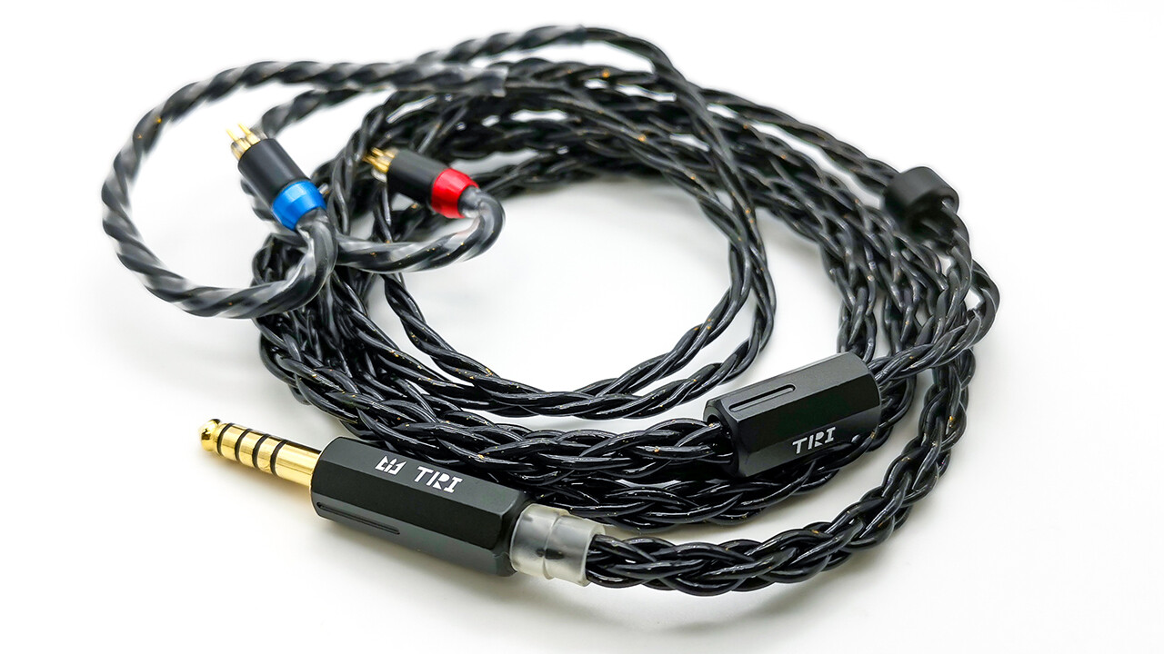 TRI-Onyx」6芯 6N 単結晶銅銀メッキ線ケーブル ／ 高級感のある外観と