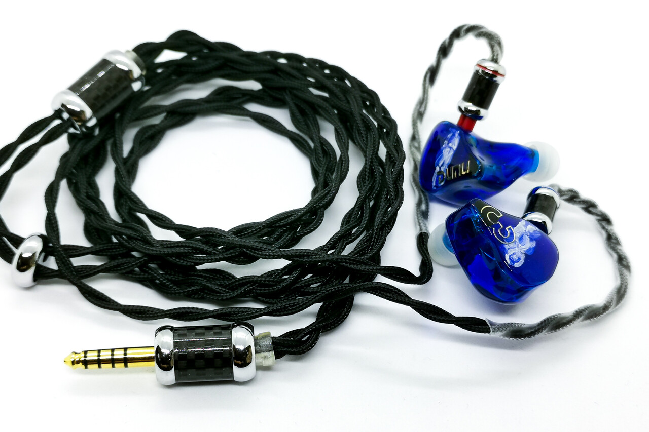 DUNU Studio SA3」 ボーカル帯域にフォーカスしたチューニング。ブルー