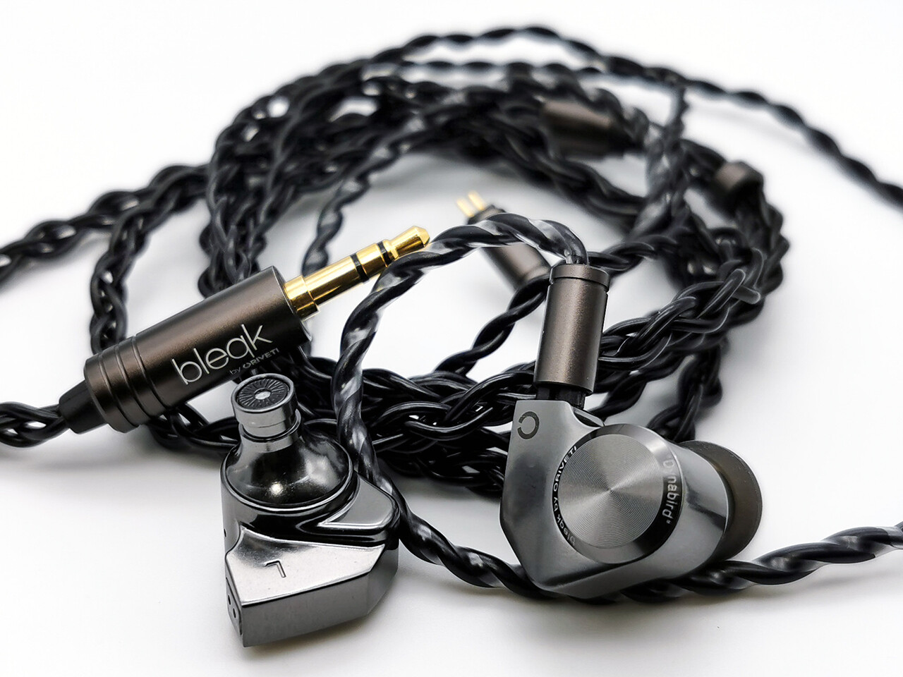 ORIVETI bleqk Dynabird」 クールなブラックデザインにバランスが良く