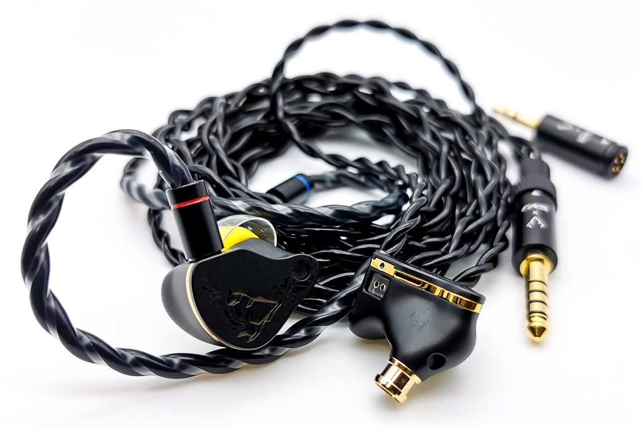 CVJ x R2E3 Mermaid II」 クールで高級感のある外観にベリリウム系振動