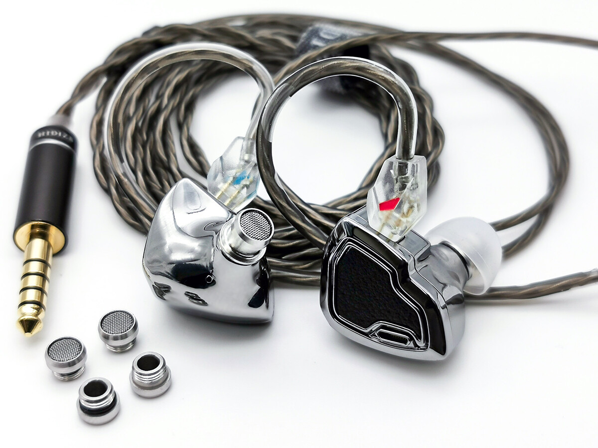 HIDIZS MS2 PRO」 独自BA+DLCコートPU+PEEK振動板DDのハイブリッド構成