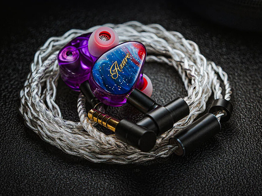 Beep Audio AZURE」 Knowles製BA+10mm+8mmのハイブリッド。ボーカル曲