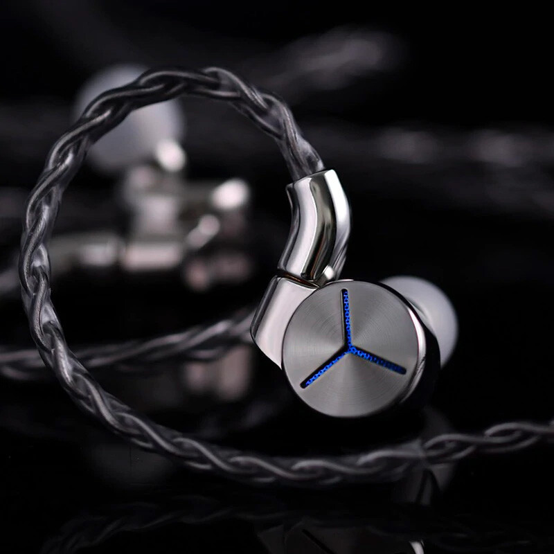 新製品情報》 「FiiO LC-RD Pro ピュアスターリングシルバーケーブル