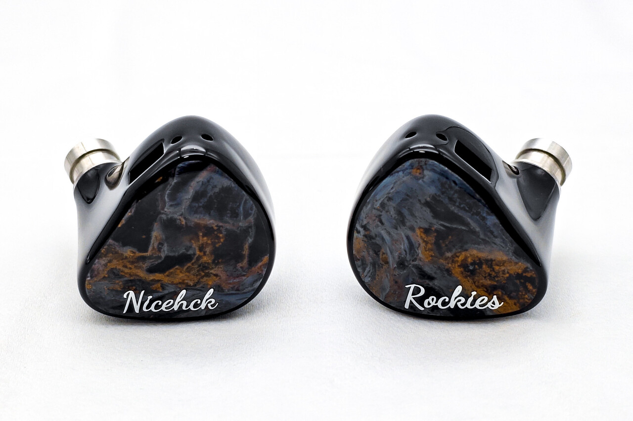 NICEHCK Rockies」 Sonion&Knowles製による2EST+2BA+1DD構成。優れた